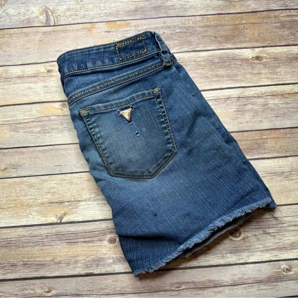 Guess Brittney Skinny Blue Denim Cutoff Jean Shorts Women's Size 27 Long Bermuda - Picture 6 of 12